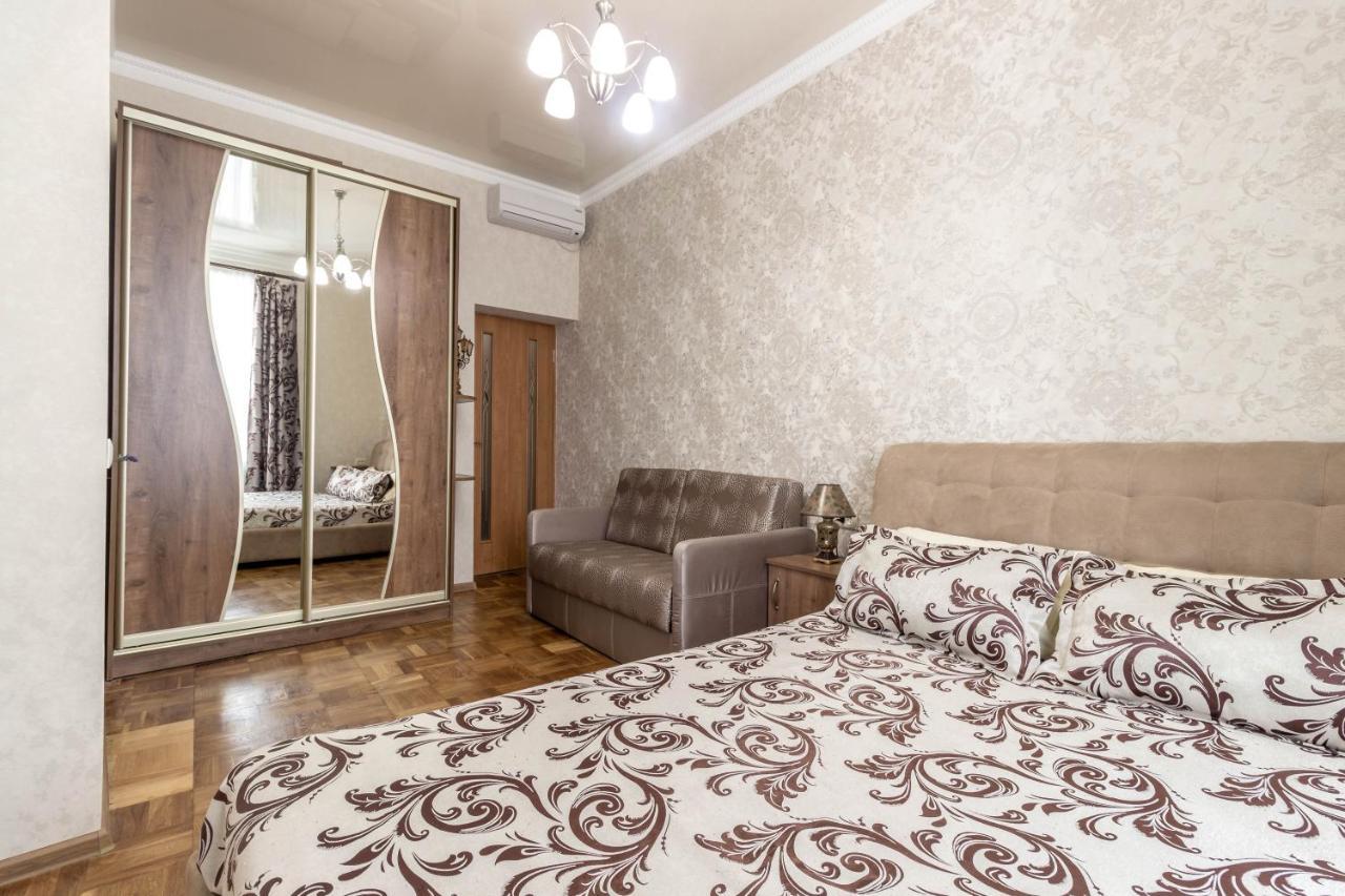 Apartments Near Rynok Square On Staroyevreyska And Fedorova Streets Lviv Bagian luar foto